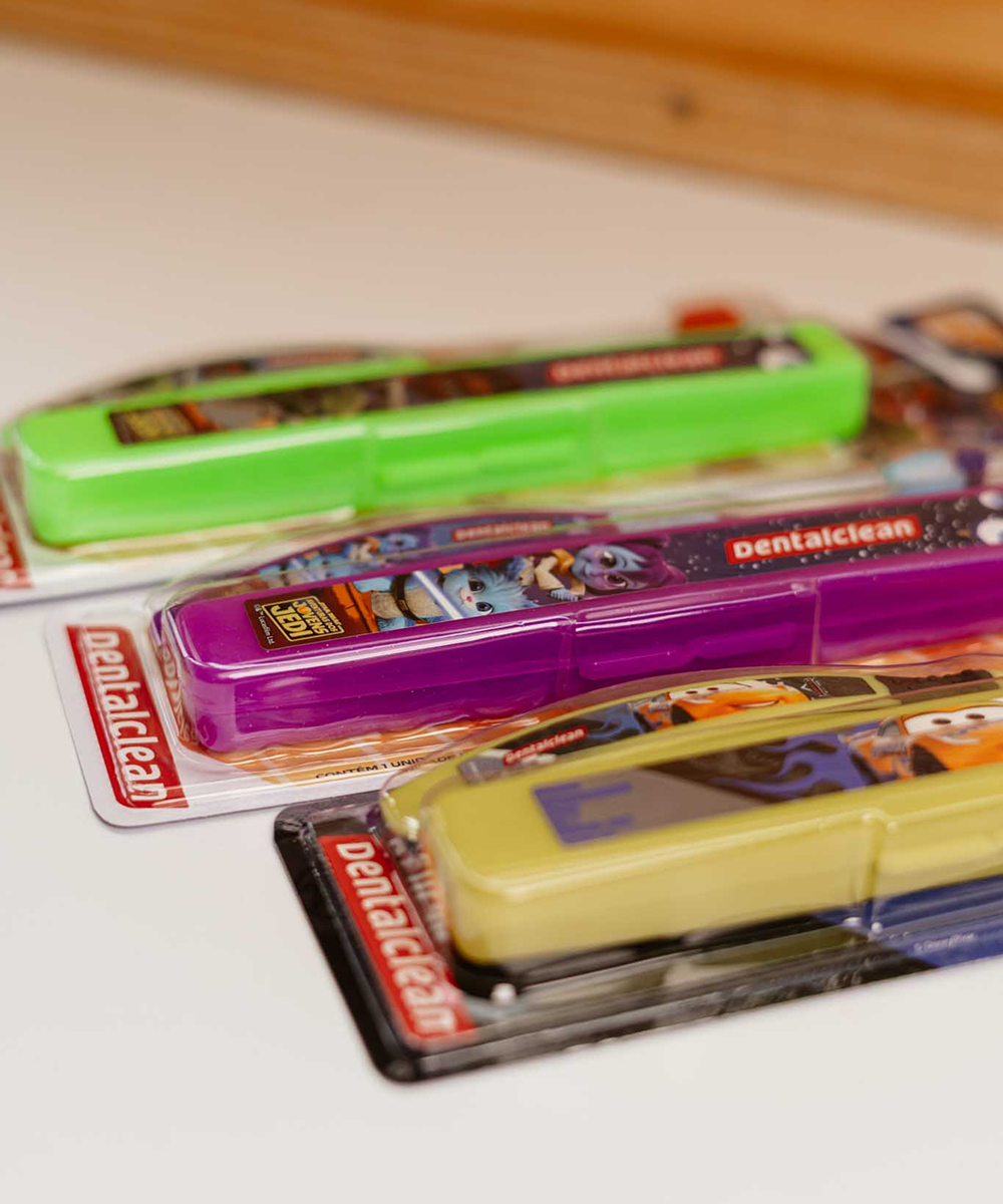 Escova de Dente Carros e Jovens Jedi - Escova e Estojo (+3 anos) - Imagem 4